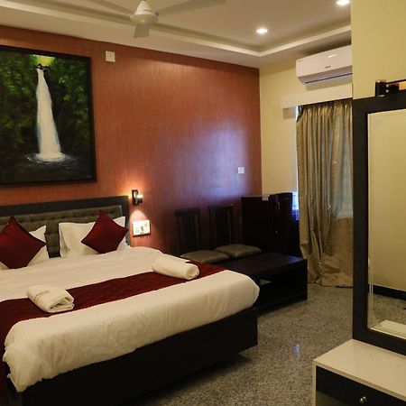 Hotel Ashlesh Манипала Экстерьер фото