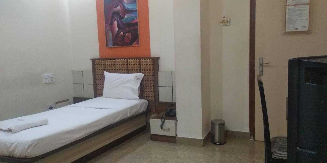 Hotel Ashlesh Манипала Экстерьер фото