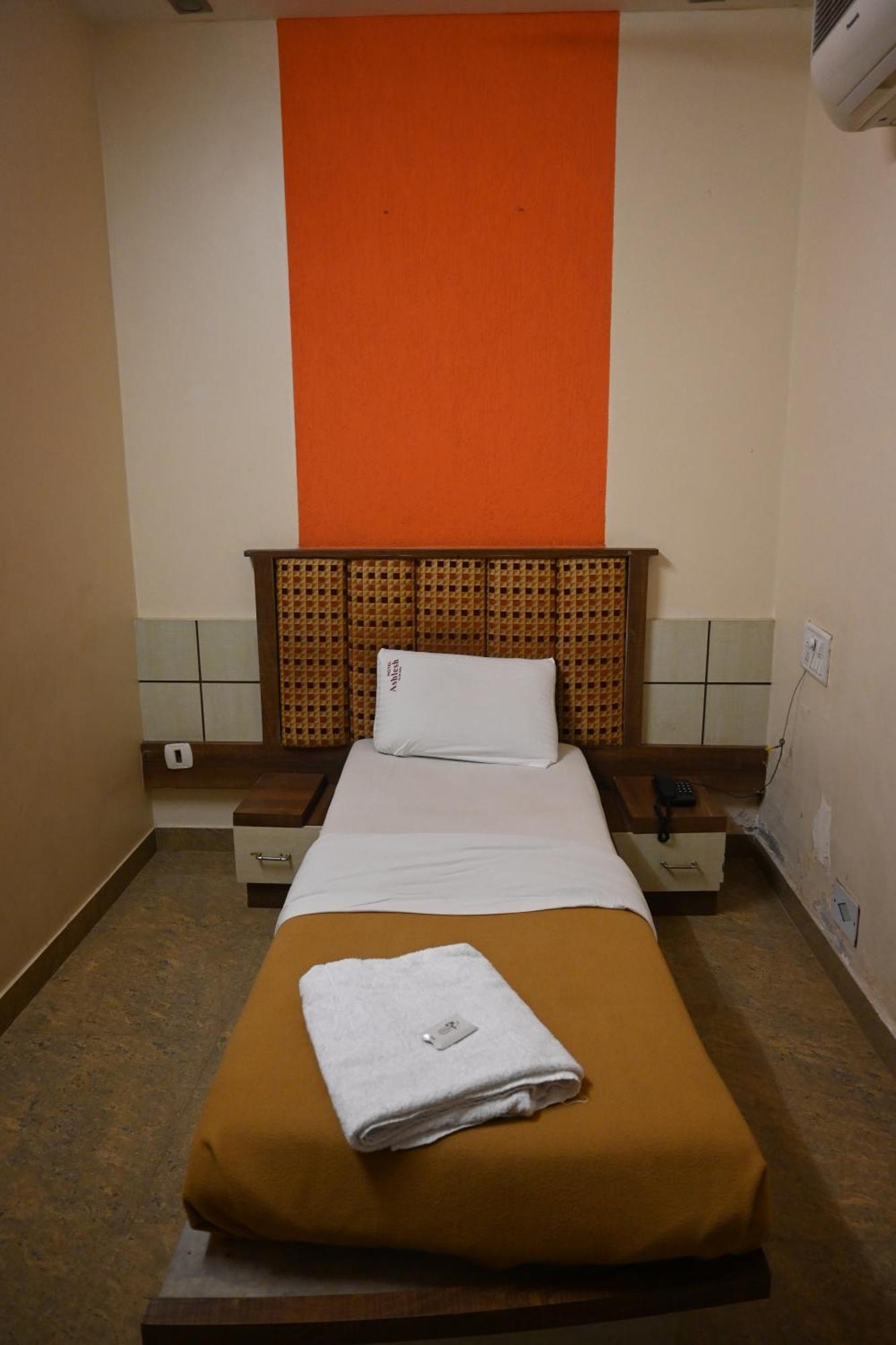 Hotel Ashlesh Манипала Экстерьер фото