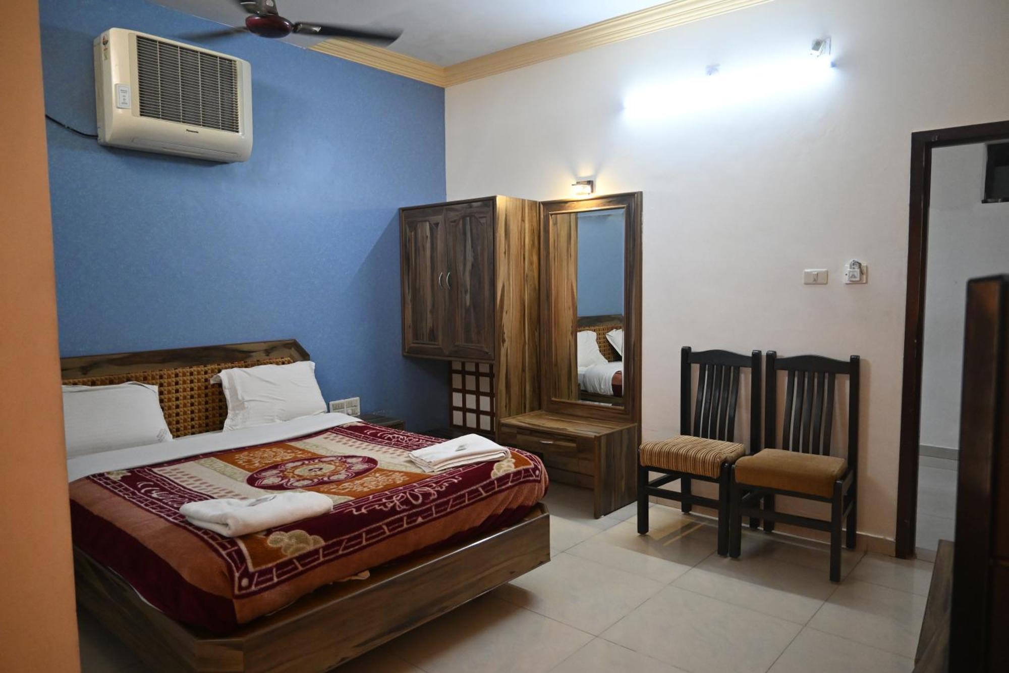 Hotel Ashlesh Манипала Экстерьер фото
