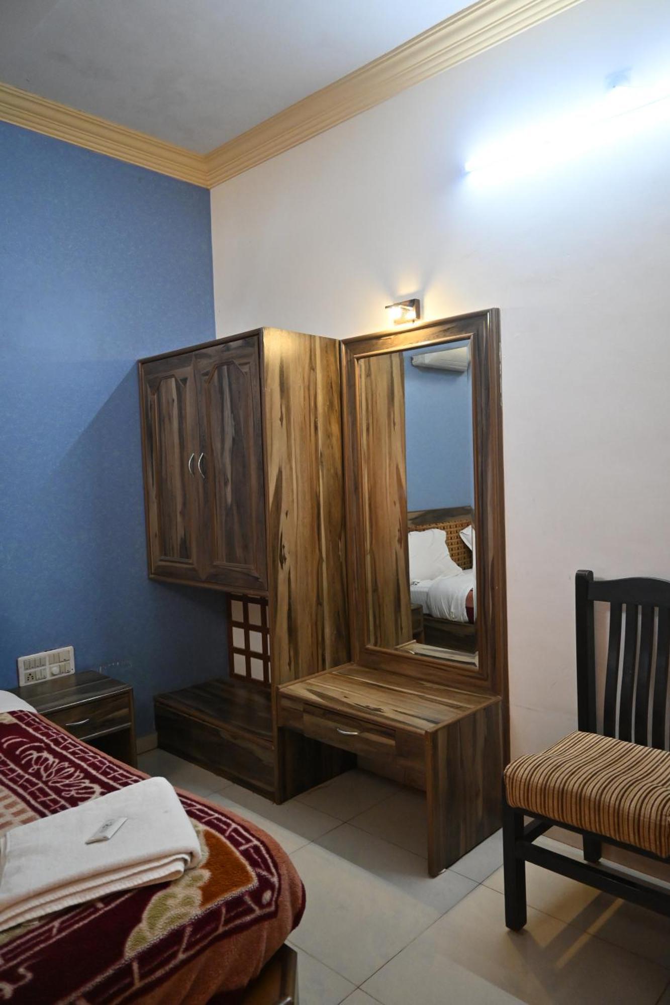 Hotel Ashlesh Манипала Экстерьер фото