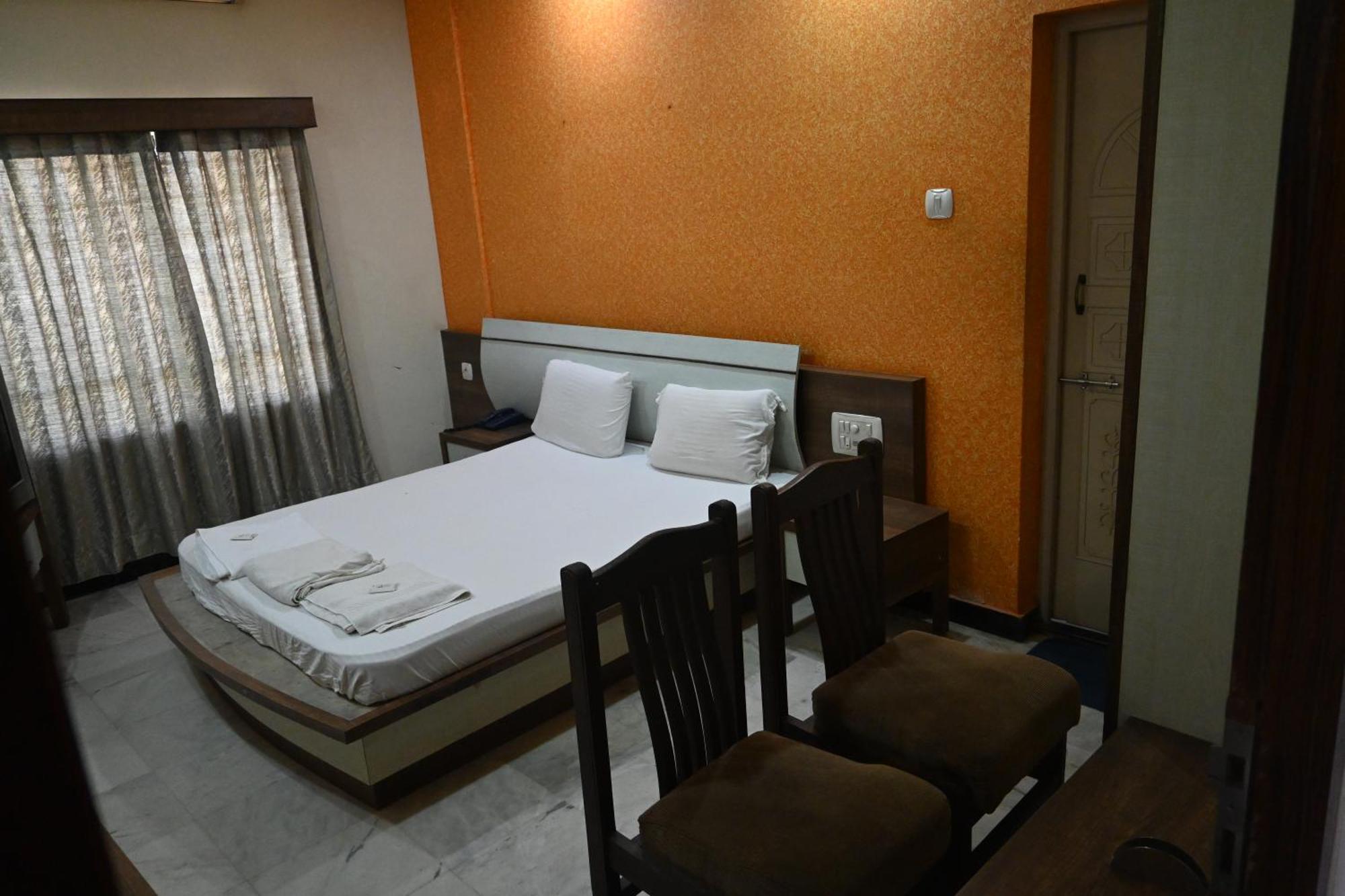 Hotel Ashlesh Манипала Экстерьер фото