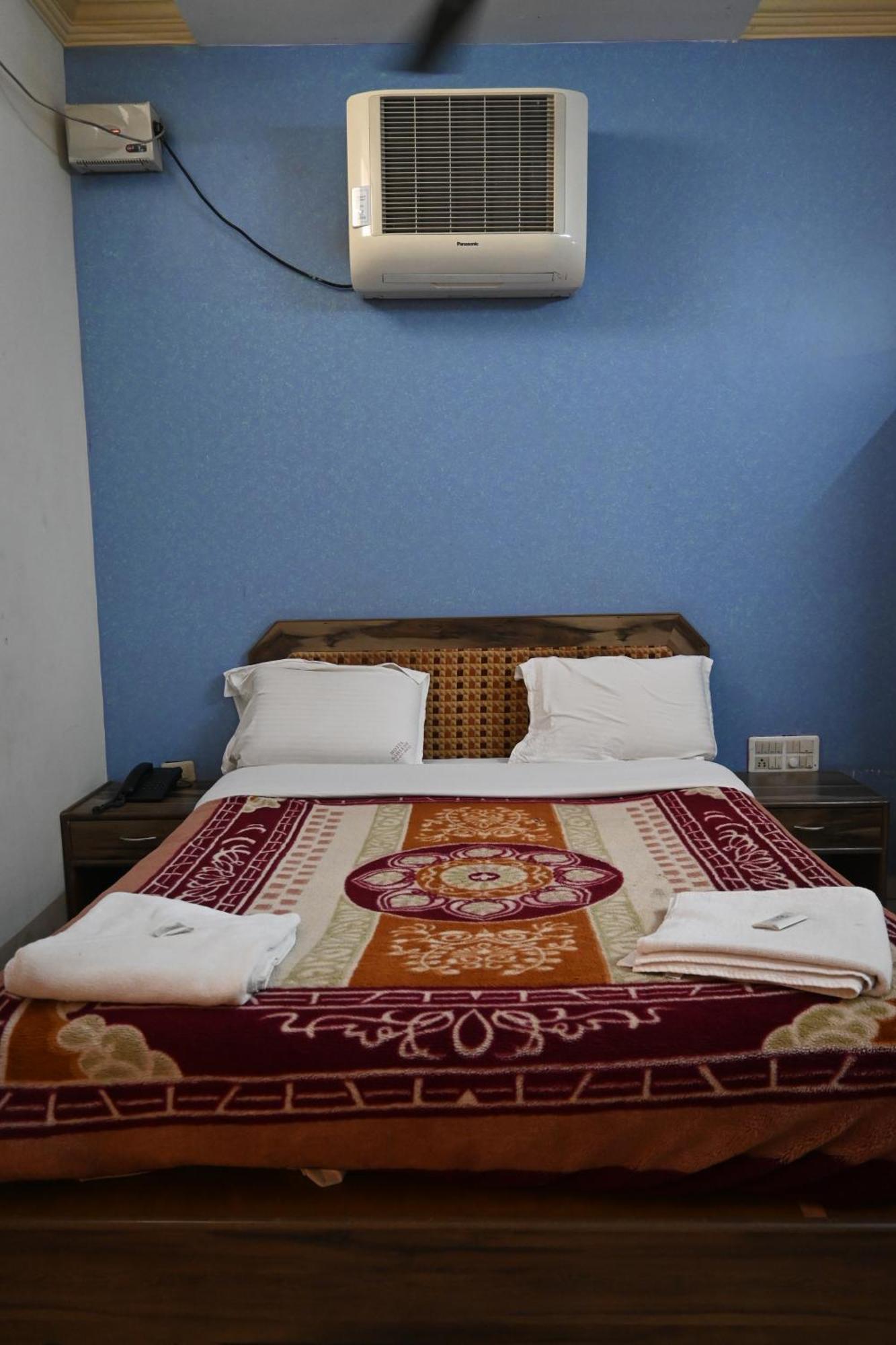 Hotel Ashlesh Манипала Экстерьер фото