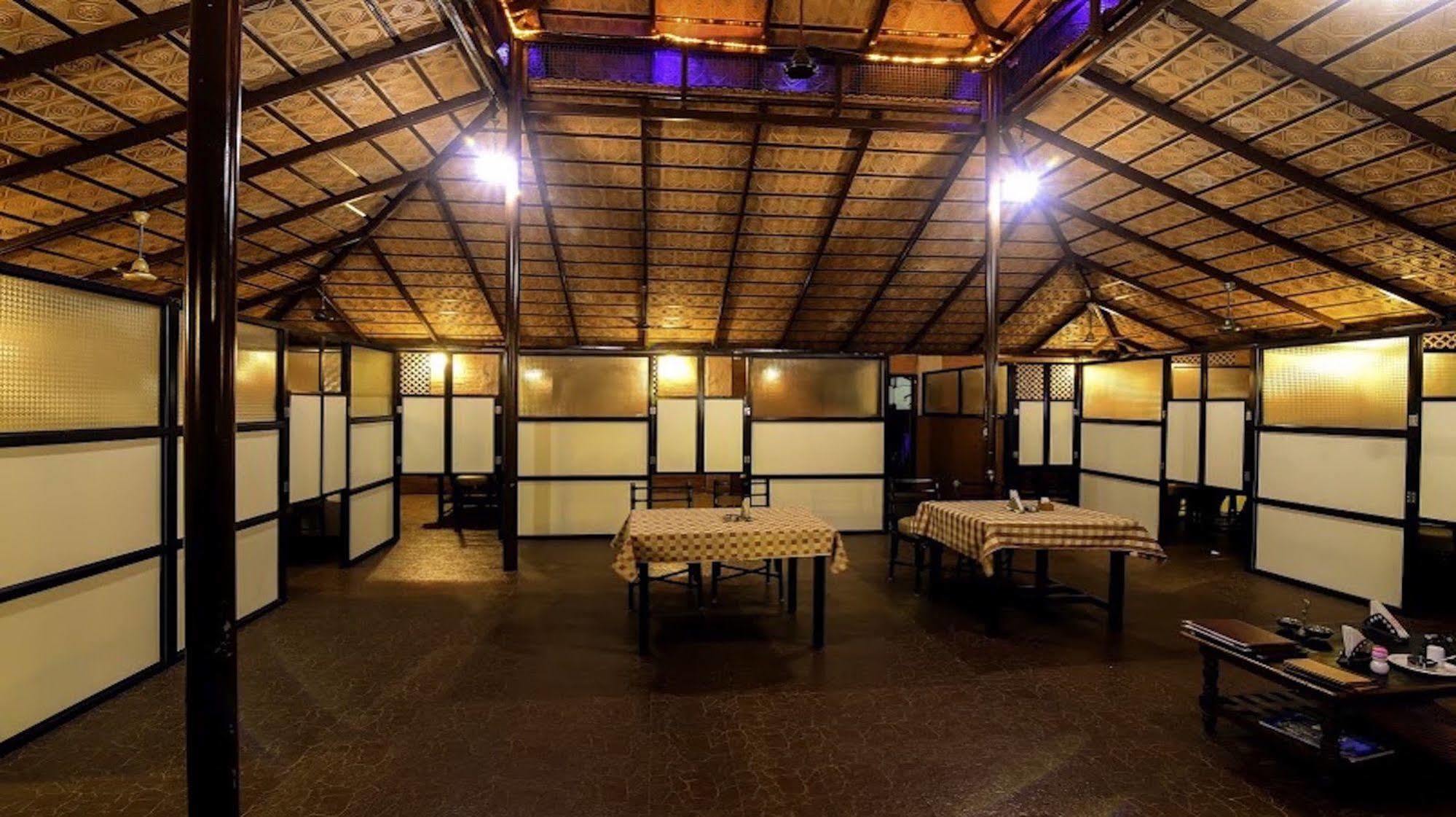 Hotel Ashlesh Манипала Экстерьер фото