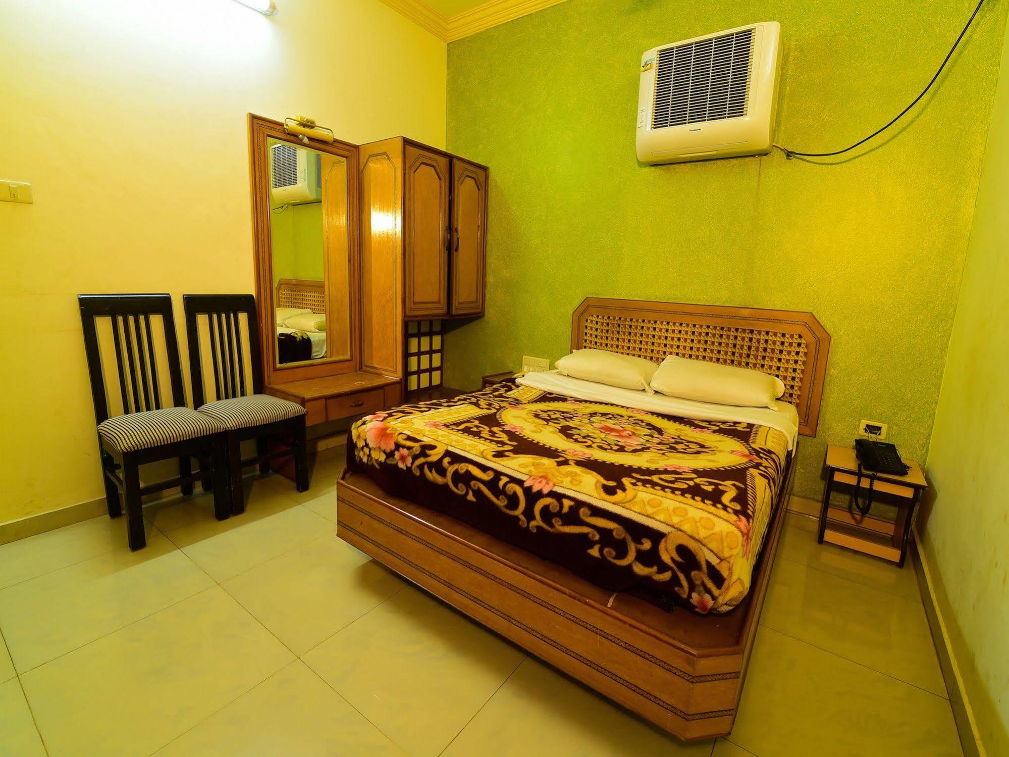 Hotel Ashlesh Манипала Экстерьер фото